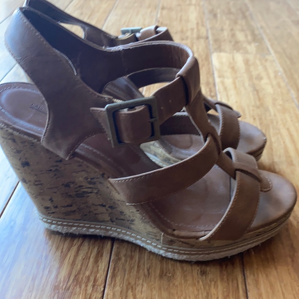 Call it Spring Wedges - Picture 3 of 7